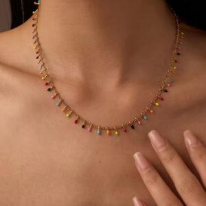 Collar Simplicity in Colors